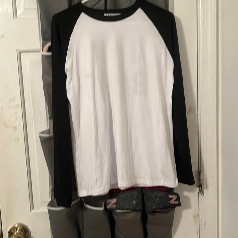 women’s long sleeve shirt
